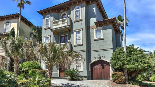 St. Tropez House | Monaco - Easy beach access dogs welcome gated community large pool