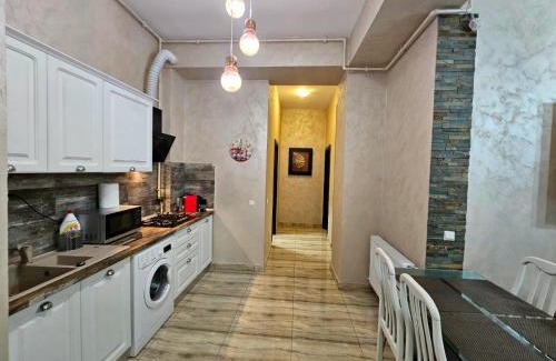 Constanta Apartment | Monaco Summerland Apartments