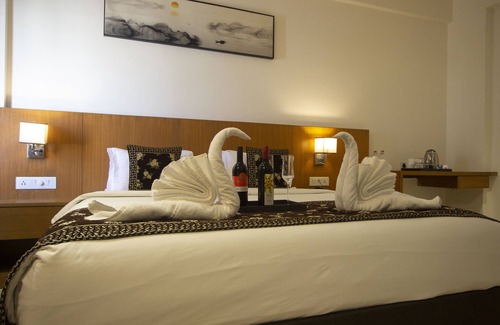 Rajgurunagar Hotel | Monarch Express