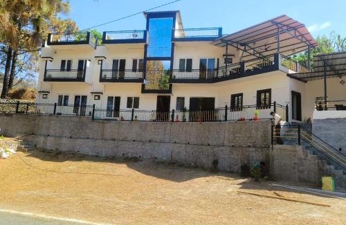 Lansdowne Hotel | Monarch Hills