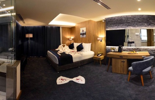 Al Jubeiha Hotel | Monarch Hotel Amman