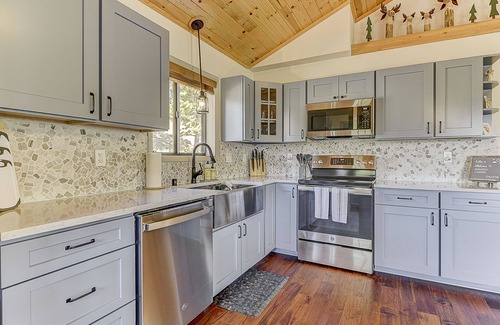 Cripple Creek Cabin | Monarch Landing, A Cozy Cabin w/360 Mountain Views