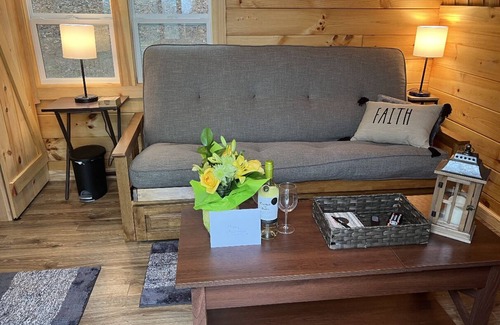 Stanardsville Cabin | Monarch Meadows Cabin Pod