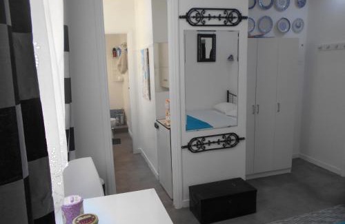 Psirri Apartment | Monastiraki flea market & metro station appartment