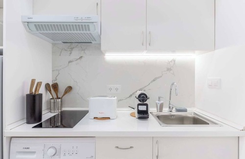 Gaztambide Apartment | Moncloa apartment with optional parking