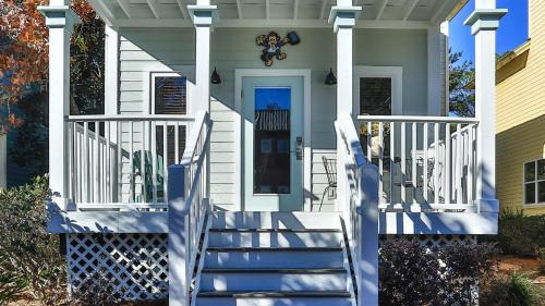 Santa Rosa Beach House | Monkey Business - Is up to date and modern as well as dog friendly