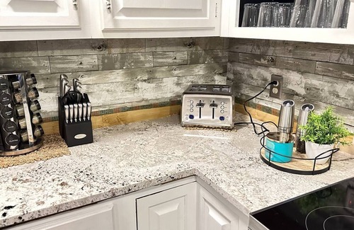 Afton Condo | Monkey Island Bungalow ~ Pool ~ Golf~ Dogs welcome