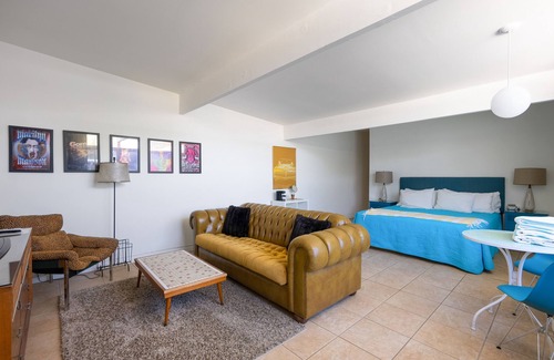 Desert Park Estates Hotel | Monkey Tree Hotel 16 by AvantStay | Stylish Hotel in Palm Springs w/Pool!