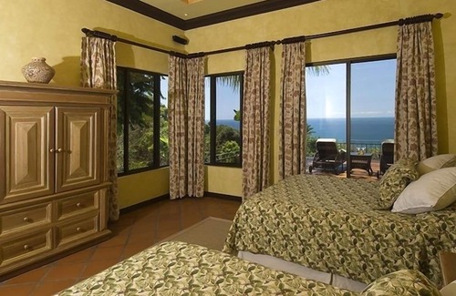 El Cerro House | Monkeys! Birds! Close to the Beach and everything you want to do! Very Popular!!