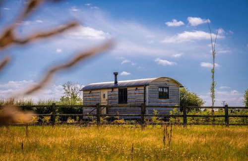 Wichenford Apartment | Monkwood Shepherds Hut - Ockeridge Rural Retreats