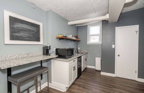 Newport Condo | Monmouth Loft 4