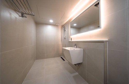 Ingye-dong Hotel | Mono Hotel