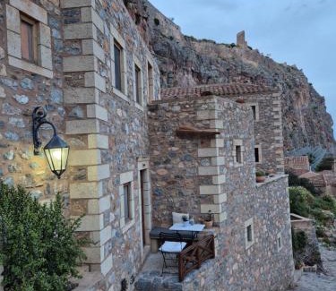 Monemvasia Hotel | MonoLithos Inn