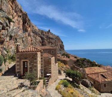 Monemvasia Hotel | MonoLithos Inn