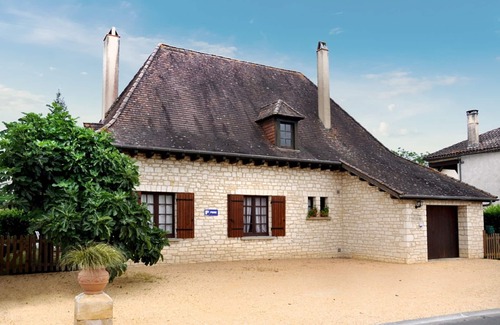 Monpazier House | Monpazier village, villa in enclosed garden: "Aux Portes de la Bastide" 2/4 people