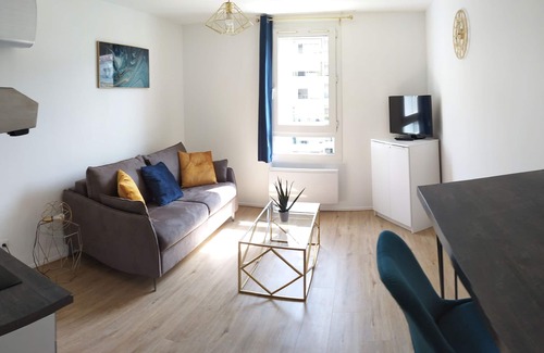 Jean Moulin - Marius Berliet Apartment | "Monplaisir, center + parking, quiet, clean, wifi, near university, BSB, sciences-U