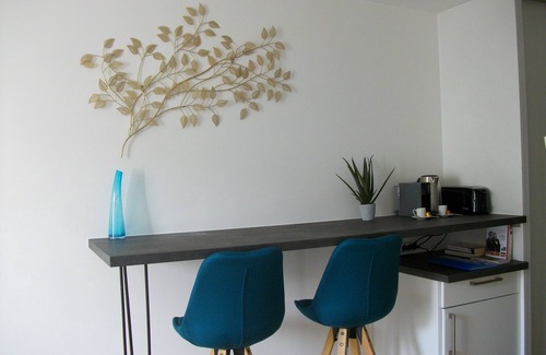 Jean Moulin - Marius Berliet Apartment | "Monplaisir, center + parking, quiet, clean, wifi, near university, BSB, sciences-U