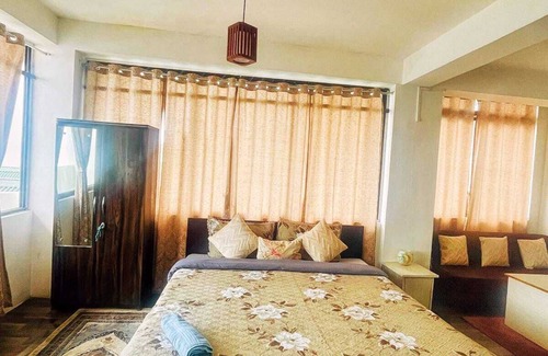 Darjeeling Bed & Breakfast | Monratino The Snow roost