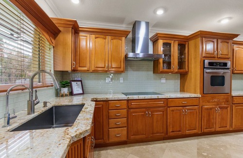 South Lake House | Monroe Retreat, 3/3, flexible space, heated pool, hot tub, beach 10 mins