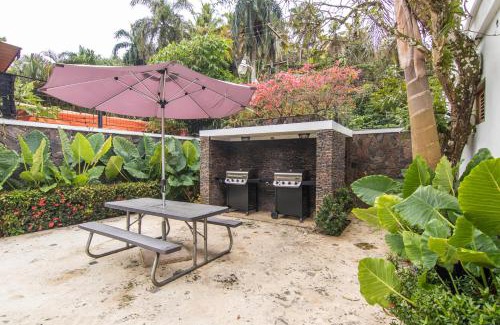 La Iglesia Apartment | Monserrat Residences
