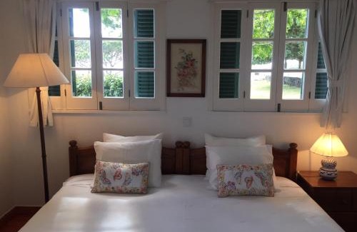 Caloura House | Monserrate - Galera Cottage