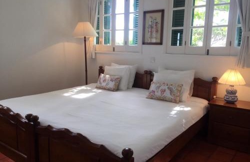 Caloura House | Monserrate - Galera Cottage