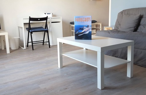 Saint-Marc-sur-Mer Apartment | Monsieur Hulot's Studio 100 m from the beach