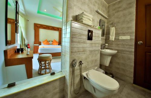 Chithirapuram Hotel | Monsoon Grande