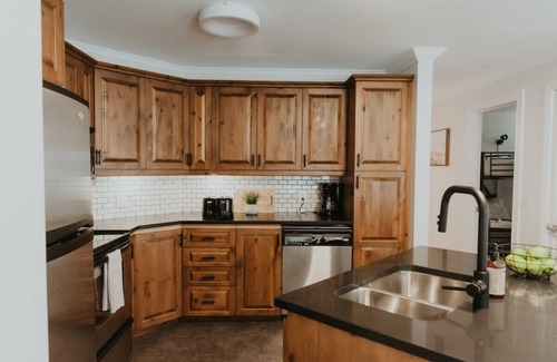 Saint-Faustin-Lac-Carre Apartment | Mont-Blanc Ski In/Out & Cozy Stay at MB2