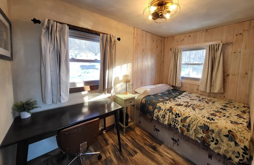 Linden Ski Chalet | Mont Bleu, A-Frame Cabin w/ Hot Tub & Scenic Views