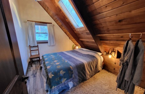 Linden Ski Chalet | Mont Bleu, A-Frame Cabin w/ Hot Tub & Scenic Views