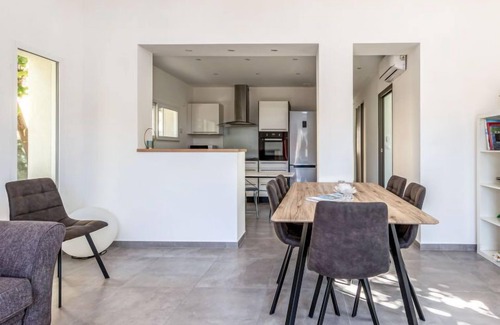 Le Mourillon House | Mont des oiseaux by Interhome