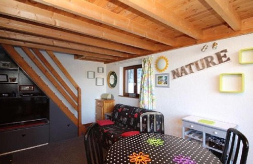 Mont-Dore Apartment | Mont-Dore Duplex 40m² avec Balcon, Wifi et Parking - FR-1-608-51