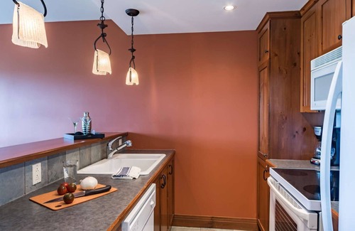 Mont-Tremblant Condo | Mont-Tremblant - Altitude 172-2