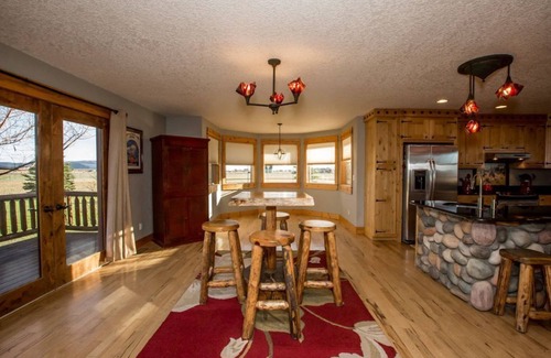 Kalispell House | Montana Dreams Getaway - The Lodge