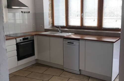 Lhospitalet House | MONTAT, 46 Lot, Quercy white. Small house with garden