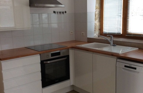 Lhospitalet House | MONTAT, 46 Lot, Quercy white. Small house with garden