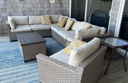Montauk Condo | MONTAUK CONDO RENOVATED 1 BEDROOM WATERFRONT ON FORT POND BAY