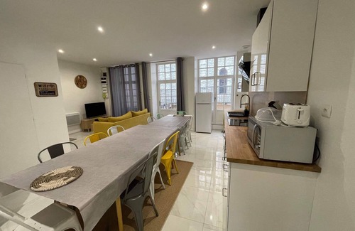 Montbard House | Montbard 3 Logements Pour Groupe 15 Personnes Maxi