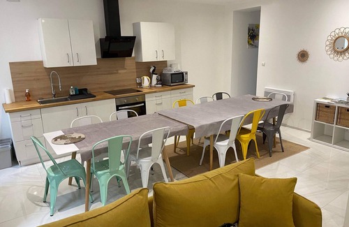 Montbard House | Montbard 3 Logements Pour Groupe 15 Personnes Maxi
