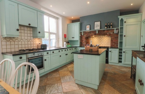 Buxton Cottage | MONTCLAIR, pet friendly, with open fire in Buxton