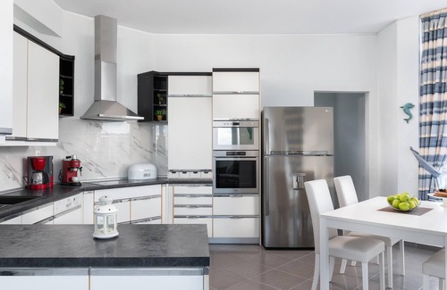 Petaloudes Villa | Monte Smith Luxury Villa