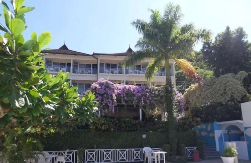 Mango Walk House | Montego Bay Best Kept Secret 4 B/R Apartment - Block B & C