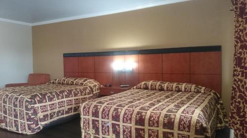 North Fremont Street Hotel | Monterey Fairgrounds Inn