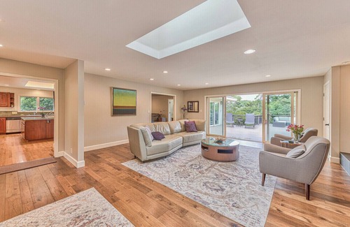 Munras Avenue House | Monterey Oaks elegant tranquil 2-3 bedroom getaway near downtown Monterey.