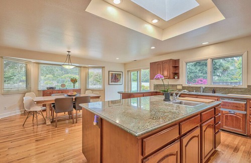 Munras Avenue House | Monterey Oaks elegant tranquil 2-3 bedroom getaway near downtown Monterey.