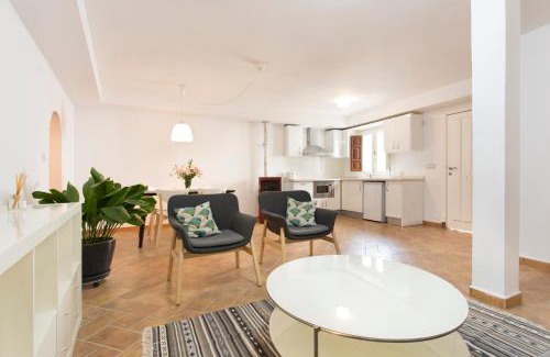 Sacromonte Apartment | Montes Claros 26