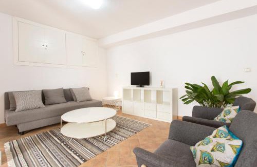 Sacromonte Apartment | Montes Claros 26
