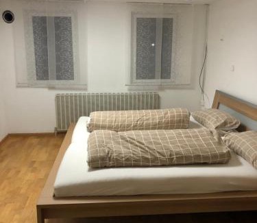 Aalen House | Monteurhaus mit 5 separaten Schlafzimmern für 9 Personen, 24 h check in