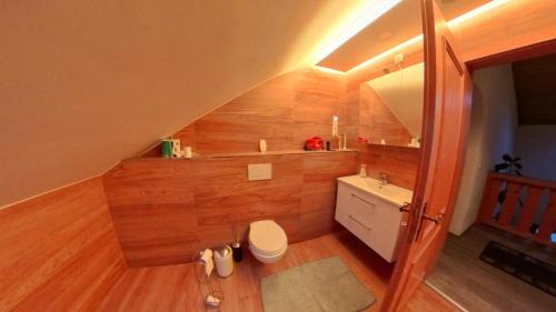 Furstenfeldbruck District Apartment | Monteursunterkunft Egenhofen - fitters' accommodation with shared kitchen